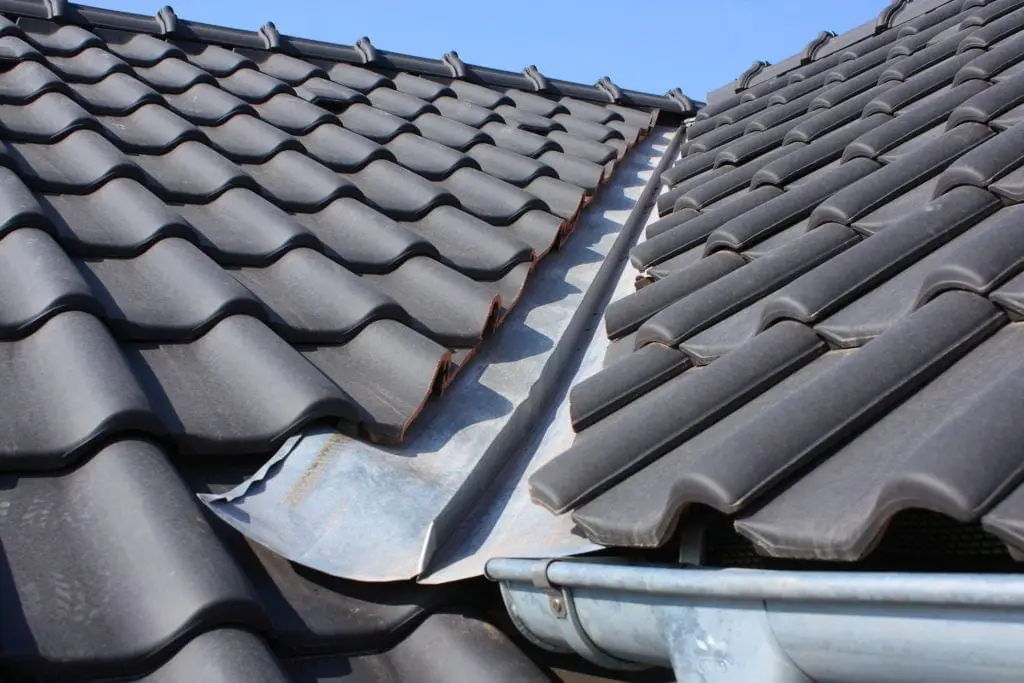 roof valley sams gutters 1024x683.jpeg
